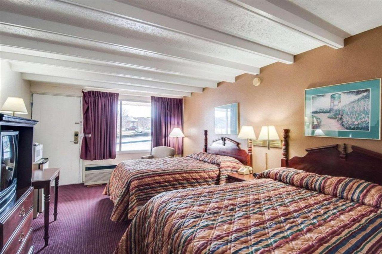 Rodeway Inn Galax Highway 58 Exteriör bild