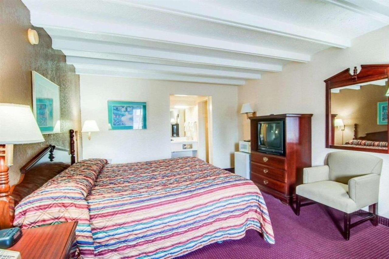 Rodeway Inn Galax Highway 58 Exteriör bild